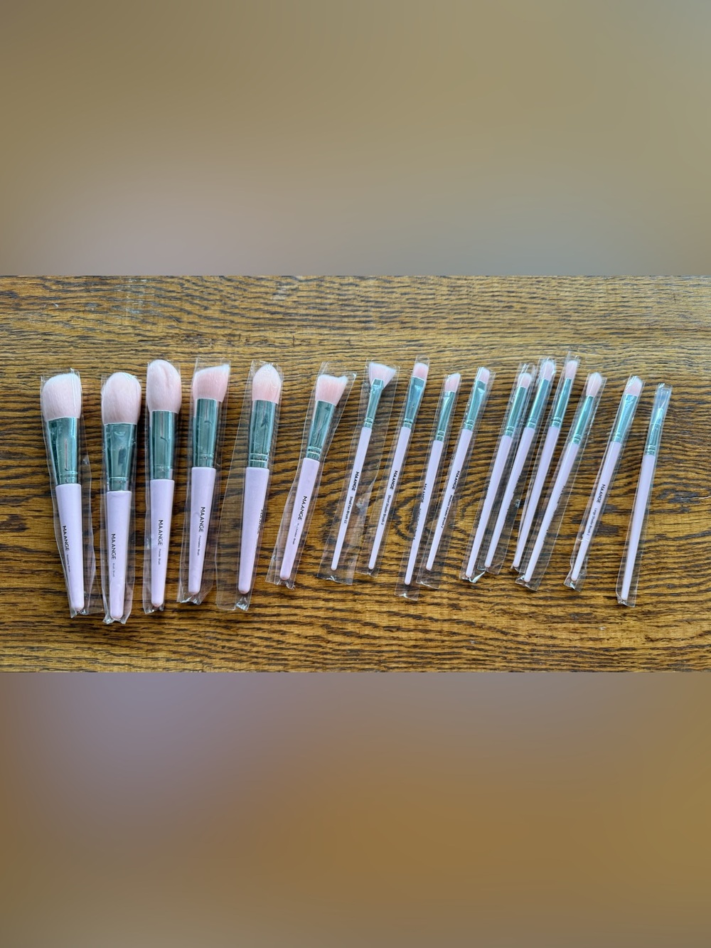 Set of 16 Maange Pink Makeup Brushes New MUA GRWM Korean Beauty